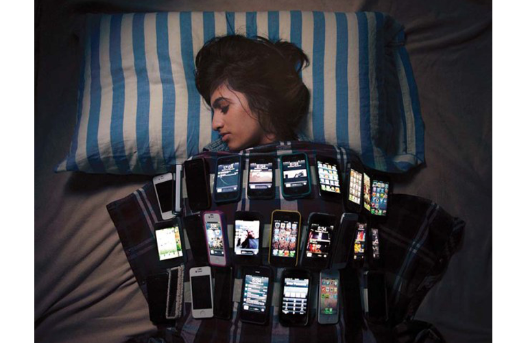 El uso de celular en la noche
