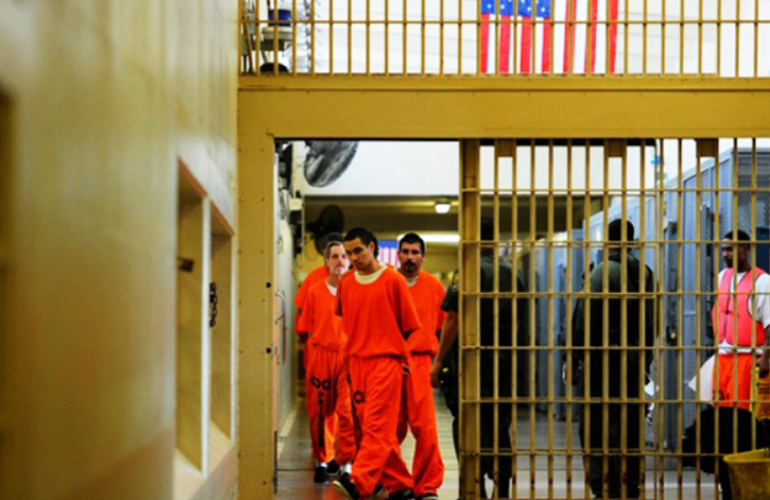 Las cárceles privadas de eeuu albergan más hispanos que blancos.