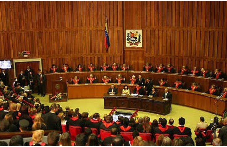 Durante el foro "La Constitución Sirve para Todo", un grupo de abogados llegó a la conclusión de que La Sala Constitucional se ha convertido en el brazo ejecutor de las políticas del gobierno.