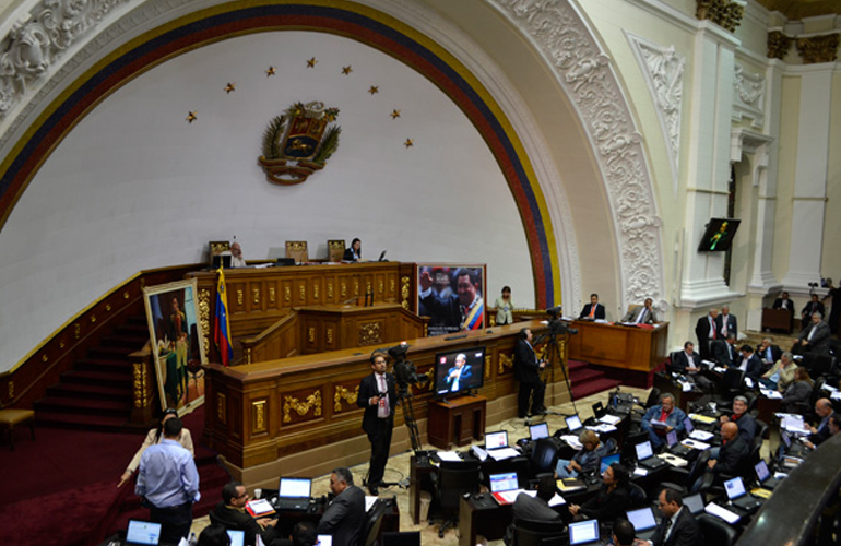 La proposición fue expuesta ante la plenaria de la Asamblea Nacional (AN) por el diputado Andrés Velásquez (Causa R).