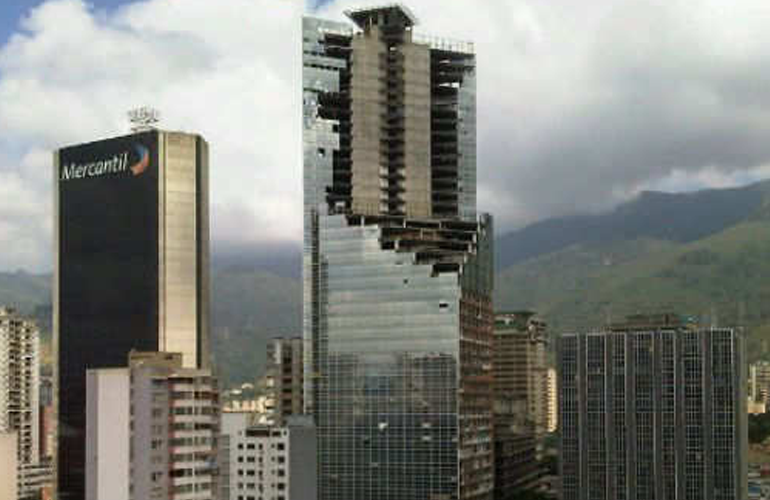 Inician demolición de pisos desocupados en la torre de david.