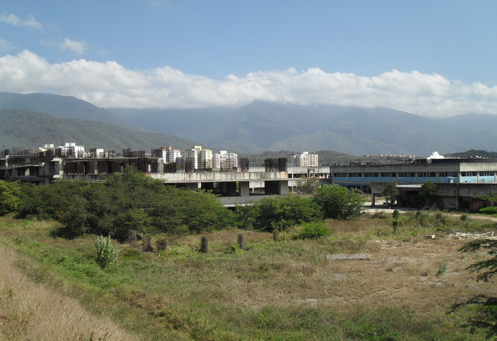 Vista general de los 2 edificios del oncológico de guarenas, 3 feb 2015