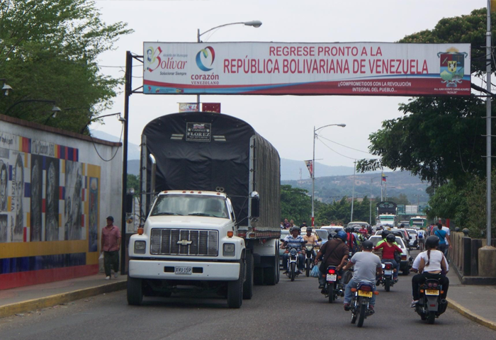 Más de 600 colombianos expulsados de Venezuela
