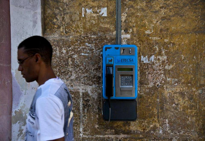 Cuba y EEUU restablecen conexión telefónica