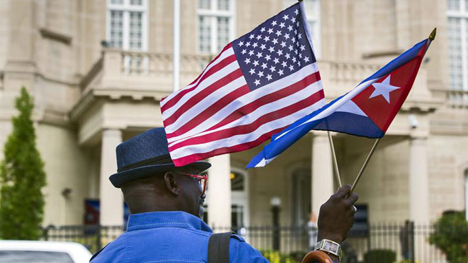 Cuba y EEUU abren embajadas tras 50 años