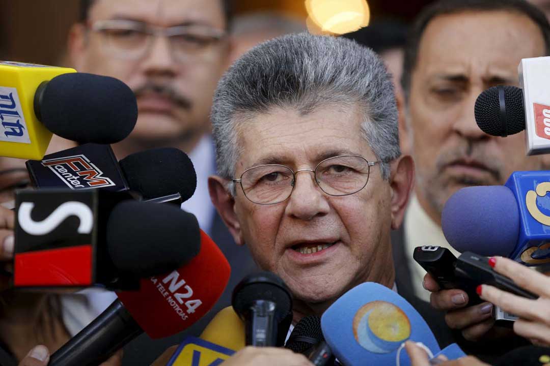 Ramos Allup asegura que Maduro actúa como un dictador