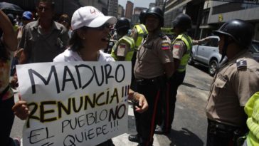 Maduro renuncia